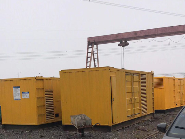 相城100kw柴油发电机组每小时油耗？