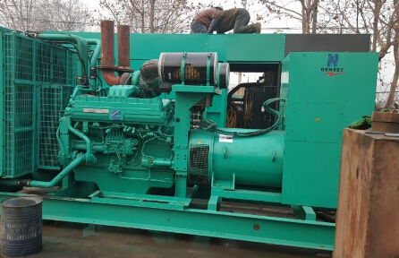 相城发电机组如何判断水冷式机油散热器内部是否需要清洗？